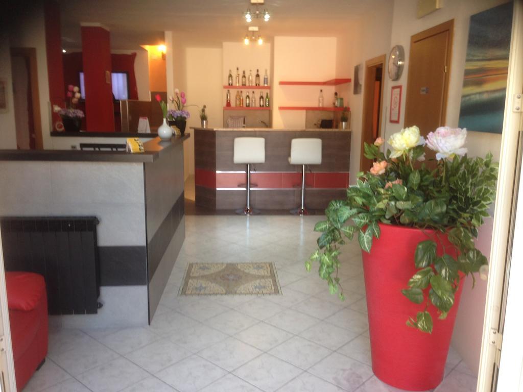 Perla Del Mare Affittacamere Кампофеличе-ди-Роччелла Экстерьер фото