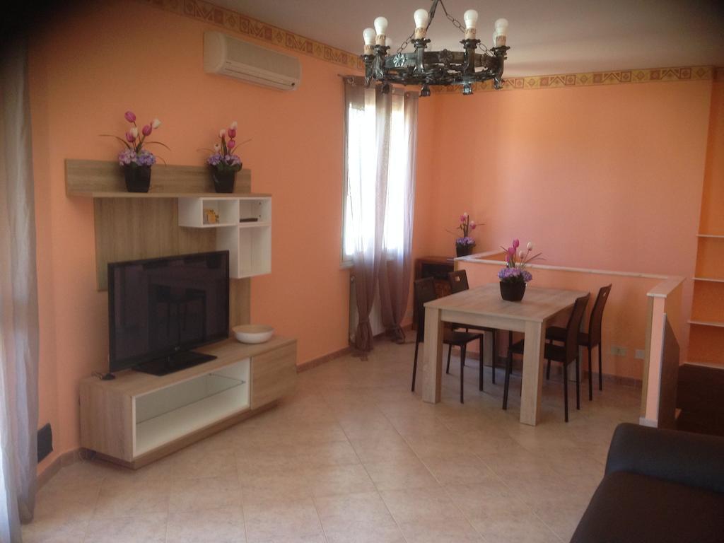 Perla Del Mare Affittacamere Кампофеличе-ди-Роччелла Экстерьер фото