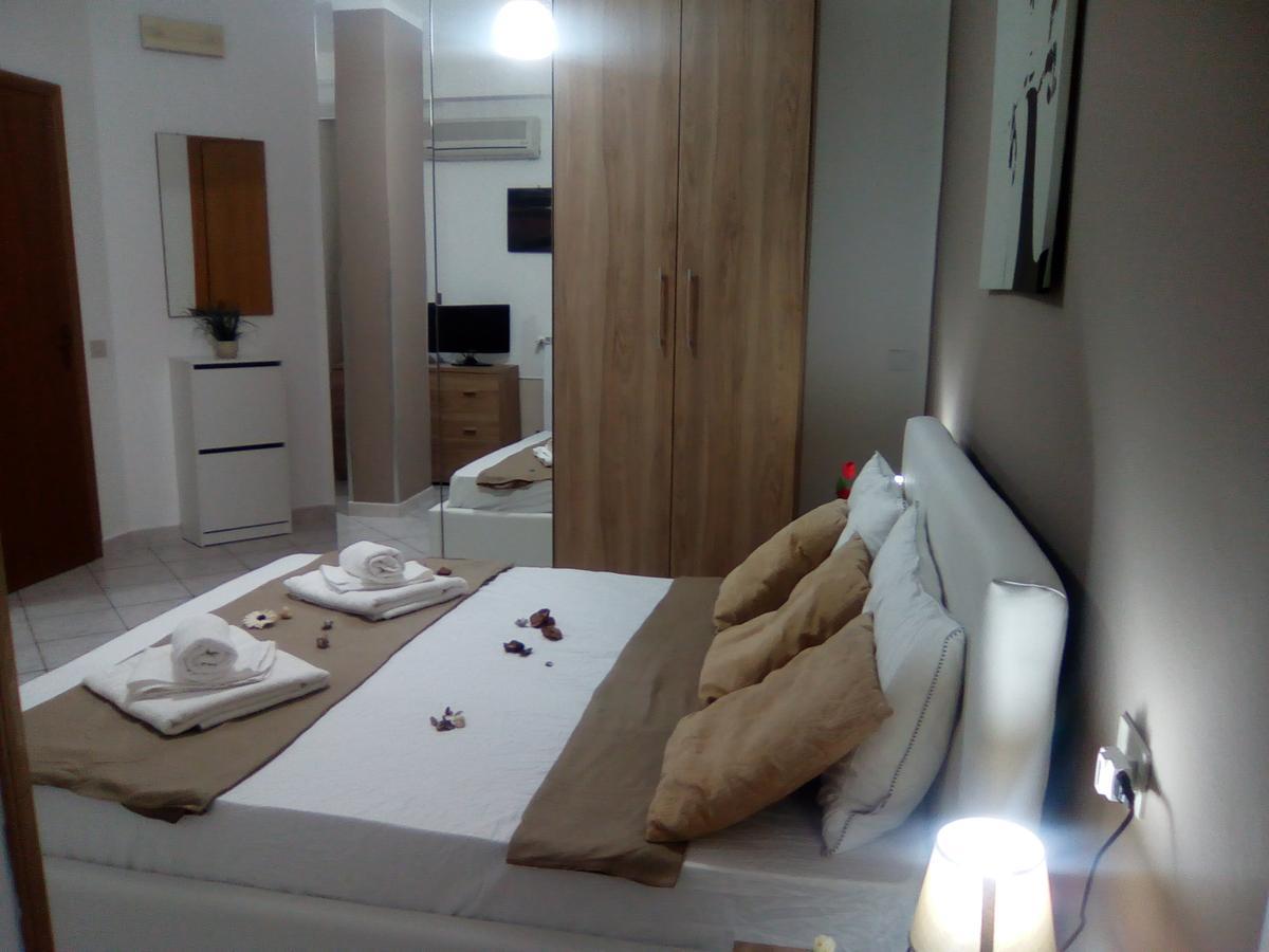 Perla Del Mare Affittacamere Кампофеличе-ди-Роччелла Экстерьер фото