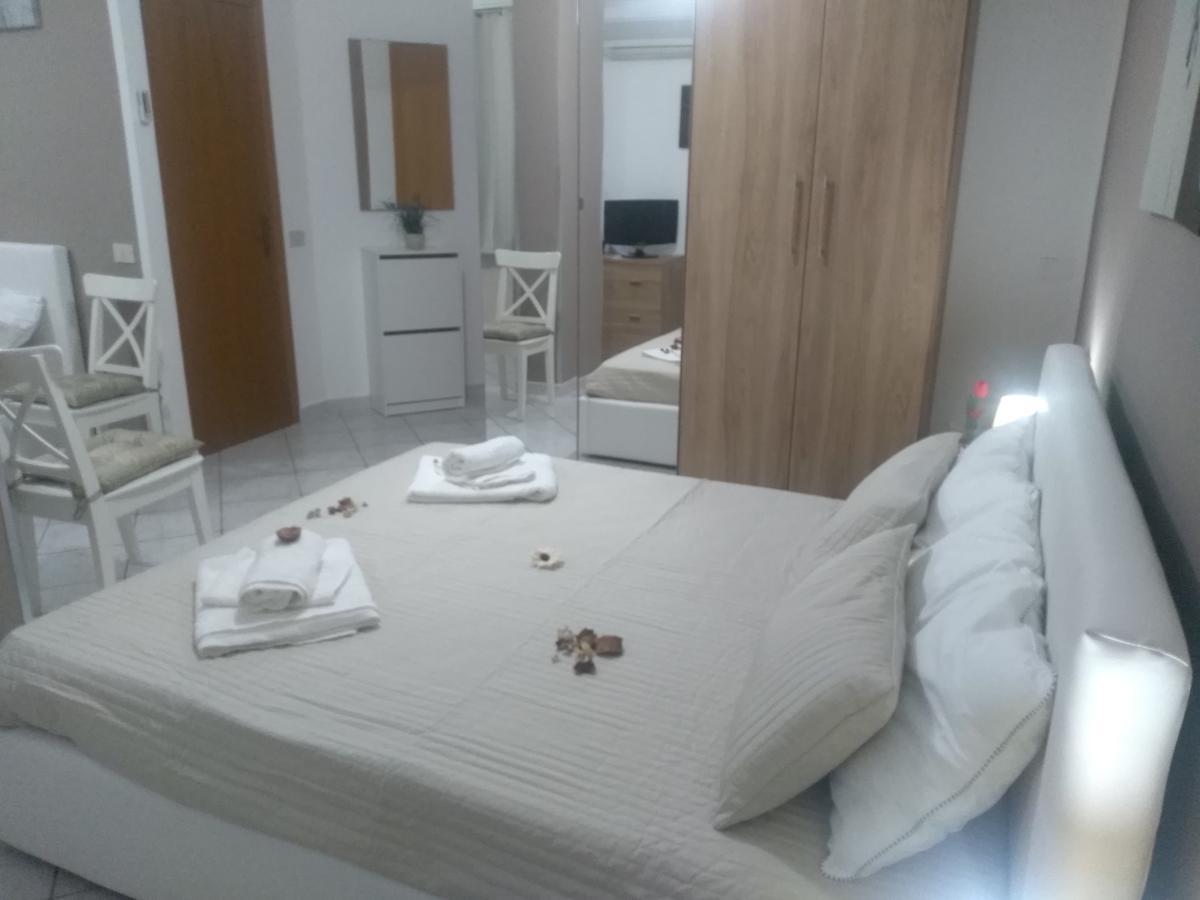 Perla Del Mare Affittacamere Кампофеличе-ди-Роччелла Экстерьер фото